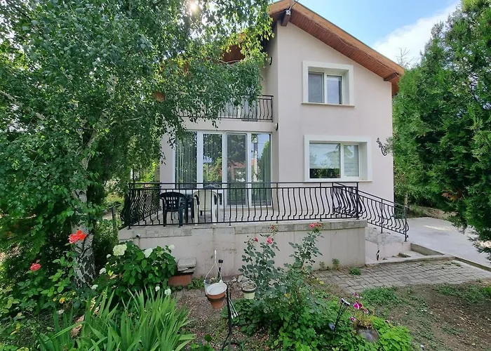 Relax & Spa-house Near Therma Numera Vilă Burgas City