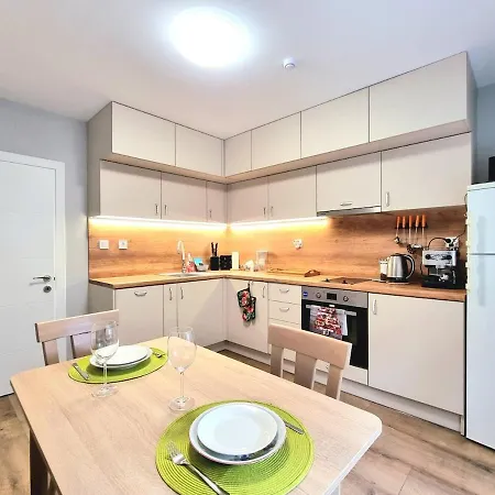 Relax & Spa-house Near Therma Numera בורגאס